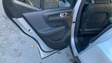 Volvo Xc40 2.0 D3 R DESIGN 5dr AWD Geartronic Diesel Estate